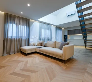 ZAGREB CENTAR, LUKSUZAN NOVOUREĐENI STAN  - cover