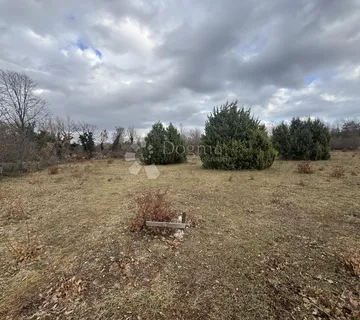 Stambeno/ gospodarsko zemljište - cover