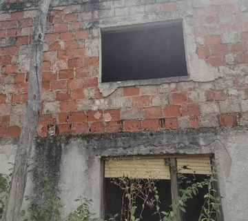 2 građevinske parcele, 2 kuće za adaptaciju - cover