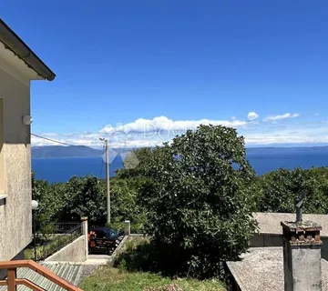 PROSTRANA KUĆA ZA ADAPTACIJU SA POGLEDOM NA KVARNER! - cover