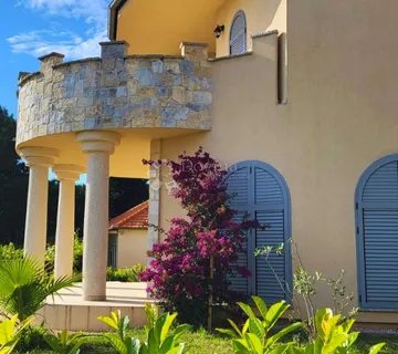 UNIKATNA vila iznimne lokacije (pogled na more) - Biograd na Moru  - cover