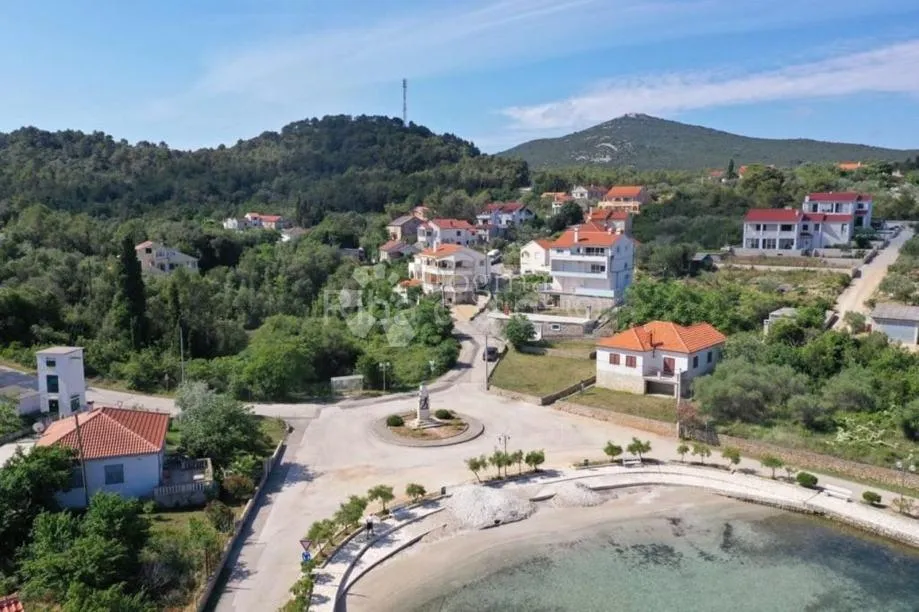 ODLIČNA PRILIKA ZA IZNAJMLJIVANJE I MIRAN ŽIVOT!!! - cover