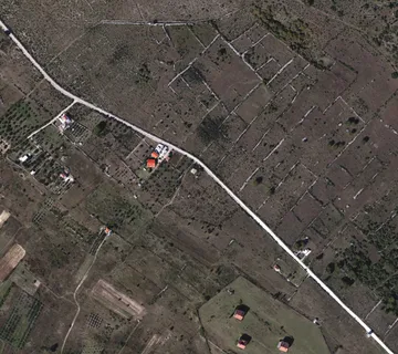Zemljište 3850 m2 - top lokacija uz Zračnu luku Zadar - cover