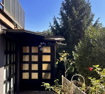 MAKSIMIR- Prostrana obiteljska kuća - cover