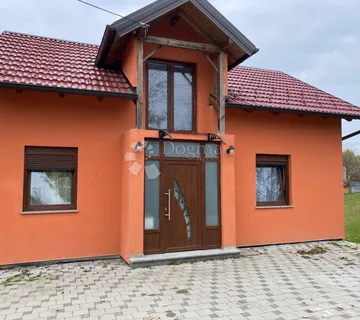 SUPER PRILIKA - KUĆA S DVA APARTMANA - cover