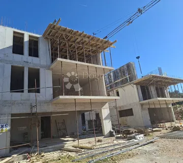 PETRČANE -  Z1 S1 PRIZEMLJE S DVIJE SPAVAĆE SOBE I VRTOM - cover