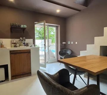 Dizajnerski dom za dvoje - cover