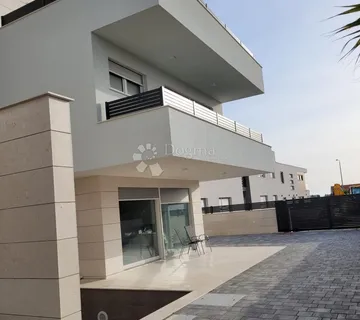 MODERNA DVOJNA KUĆA SA POGLEDOM NA MORE OTOK VIR - cover