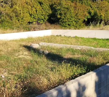 Odličan teren za investiciju - cover