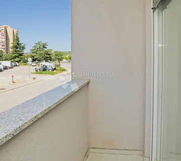 Prilika! Impresivan novi stan s terasom, liftom i parkirnim mjestom - cover