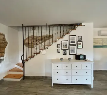 SNIŽENO!!!! UHODANA KUĆA ZA ODMOR S BAZENOM I 7144 m2 OKUĆNICE - cover