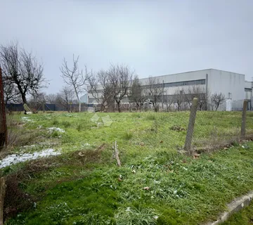 Prodaja kuće s pomoćnim objektom i velikom okućnicom - cover