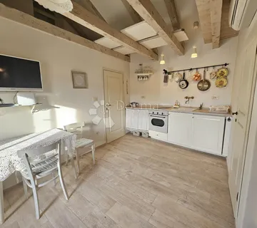 Vrbnik-centar kuća u nizu! - cover