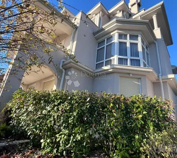  VILA SA PANORAMSKIM POGLEDOM NA KVARNER - cover