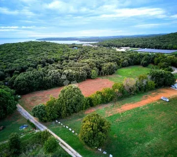 PROSTRANA POLJOPRIVREDNA PARCELA - 300 M OD MORA - cover