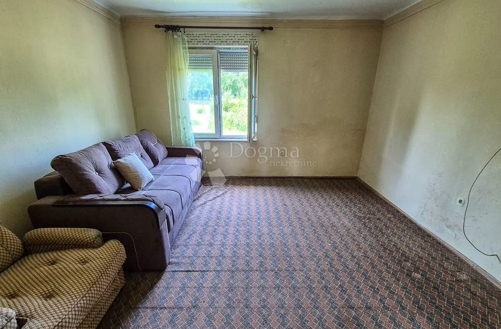 Povoljna kuća s velikim dvorištem – prilika! - cover