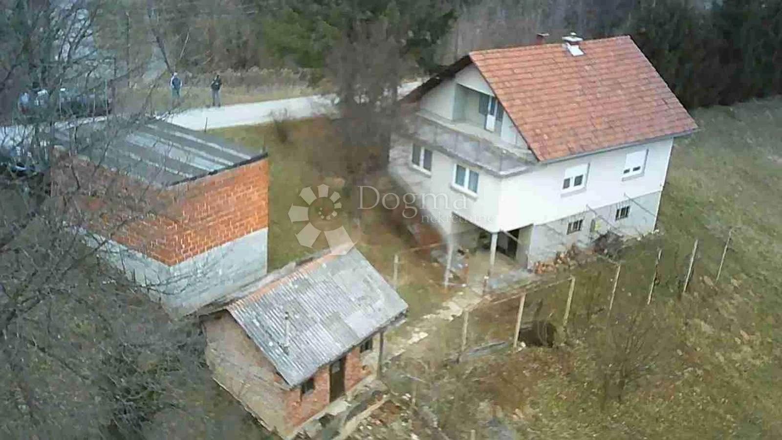 Kuća bez susjeda sa podrumom i pomoćnim objektima nadomak Slovenije! - cover