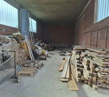 2 hale + kuća - cover