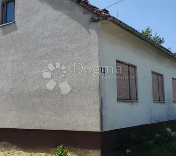 KLOŠTAR IVANIČ - KUĆA ZA POTPUNU RENOVACIJU ILI RUŠENJE - cover