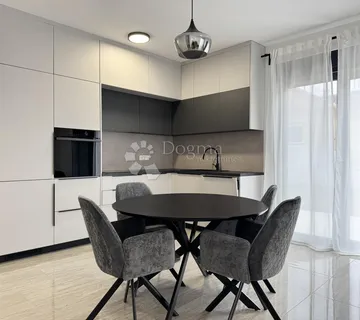 ZADAR – PRIZEMNI STAN S VRTOM I 2 PARKINGA - cover