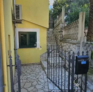 Dvojna kuća u mirnom predjelu Boćac – Mali Lošinj - cover