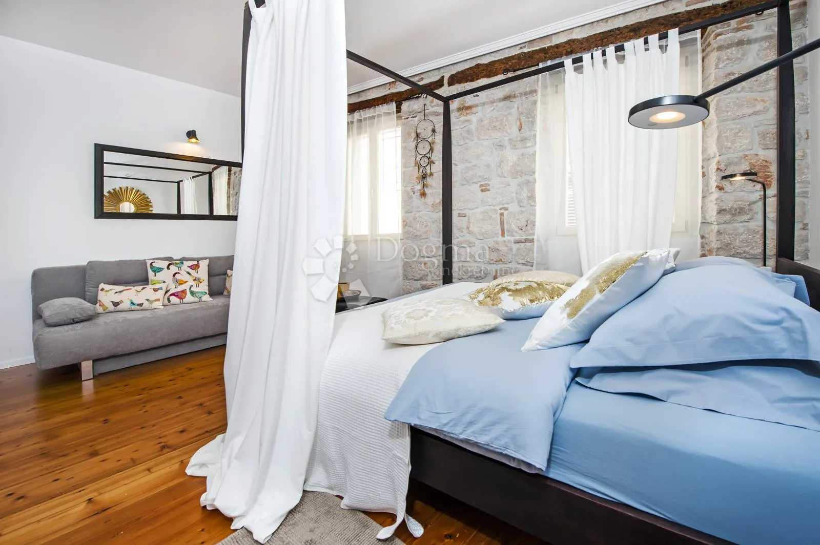 ROVINJ - ekskluzivna kuća uz more s apartmanima - cover