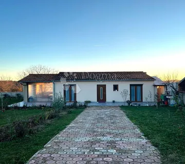 SVETVINČENAT – kuća na kraju sela s lijepom okućnicom - cover