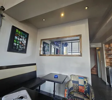 Kafić s tradicijom i stalnim gostima - odlična poslovna prilika - cover