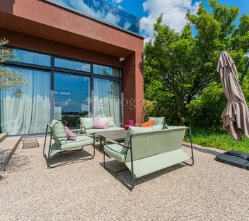 Šestine – Moderna vila 400 m² bazen zelenilo najam - cover