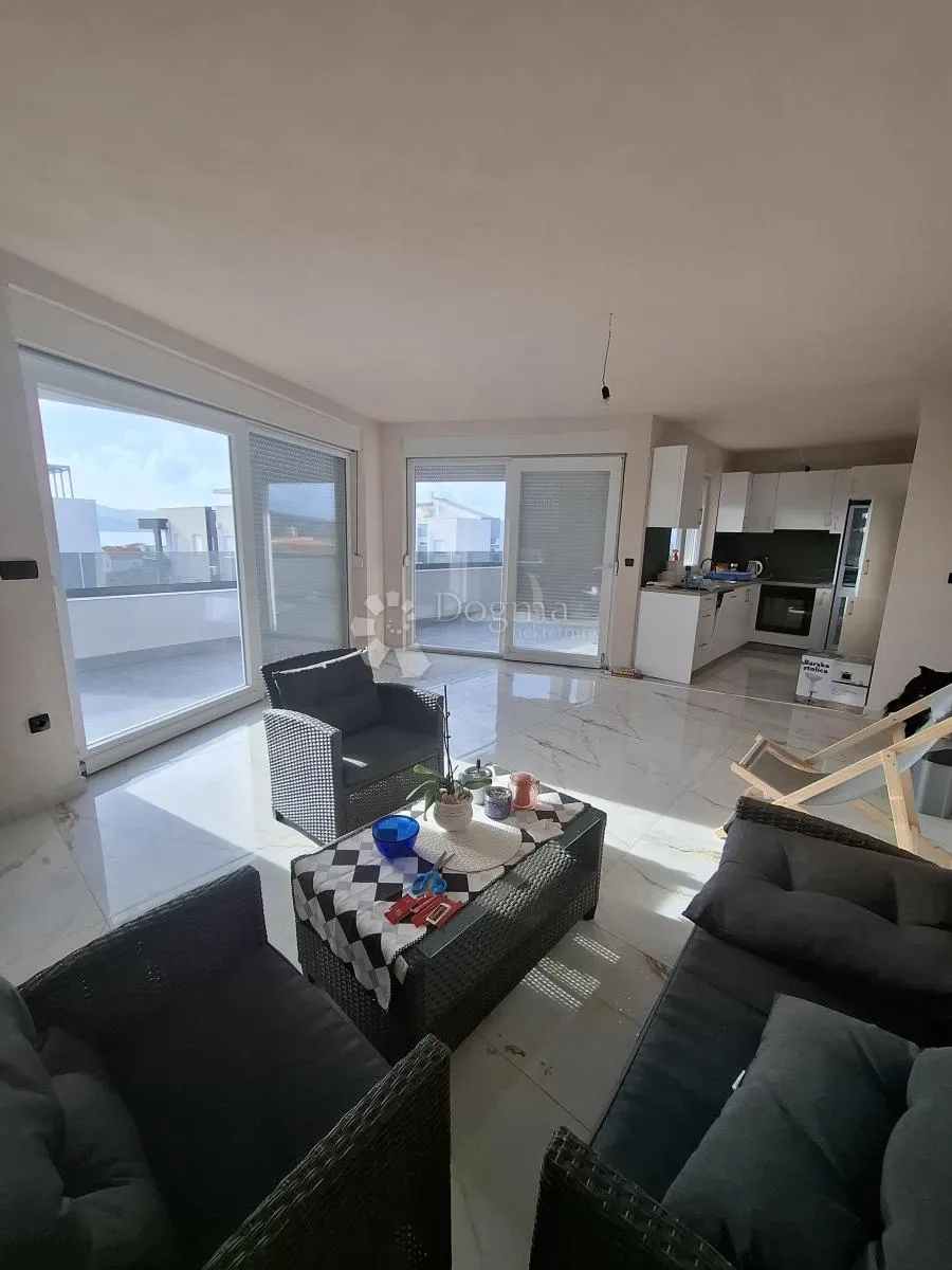 Mediteranski san  sa krovnom terasom - cover