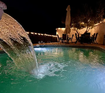 ČIOVO-KUĆA S 3 APARTMANA I BAZENOM - cover