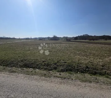 Građevinsko zemljište – Luka (blizina Zaprešića i Zagreba) – 2410 m² - cover