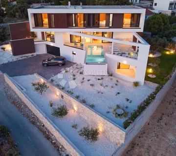 PRIMOŠTEN- VILLA KOJA OSTAVLJA BEZ DAHA - cover