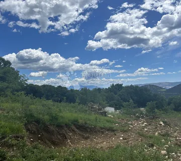 BRIBIR KUĆA SA BAZENOM U IZGRADNJI - cover