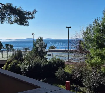 RIJETKA PRILIKA – luksuzni stan u prestižnom kompleksu uz obalu - cover