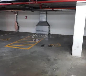 Odlična investicija u kvartu Ferenščica, s kroničnim nedostatkom parkirnih mjesta - cover