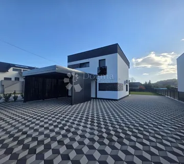 Ekskluzivna obiteljska kuća s uređenim dvorištem i vrhunskom opremom - cover