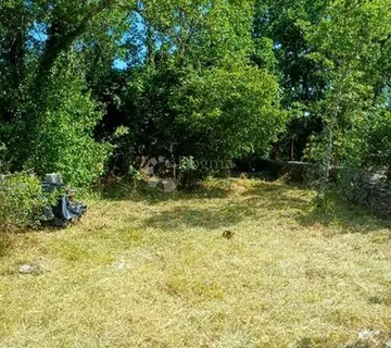 Građevinsko zemljište s infrastrukturom i objektom – Veliki Bročanac, Klis - cover