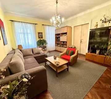 Stan u elitnom dijelu Zagreba, Gornji grad - cover