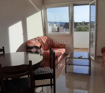 Trosoban stan, Kaštel Kambelovac - cover