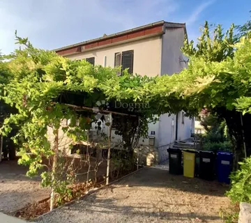 Kuća Njivice, svega 200 metara od mora - cover