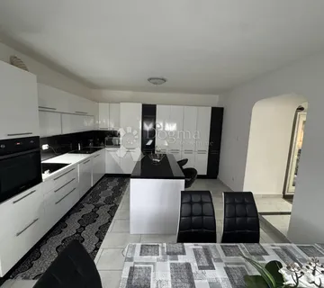 Obiteljska kuća - Podhum/ 6S+2DB - cover