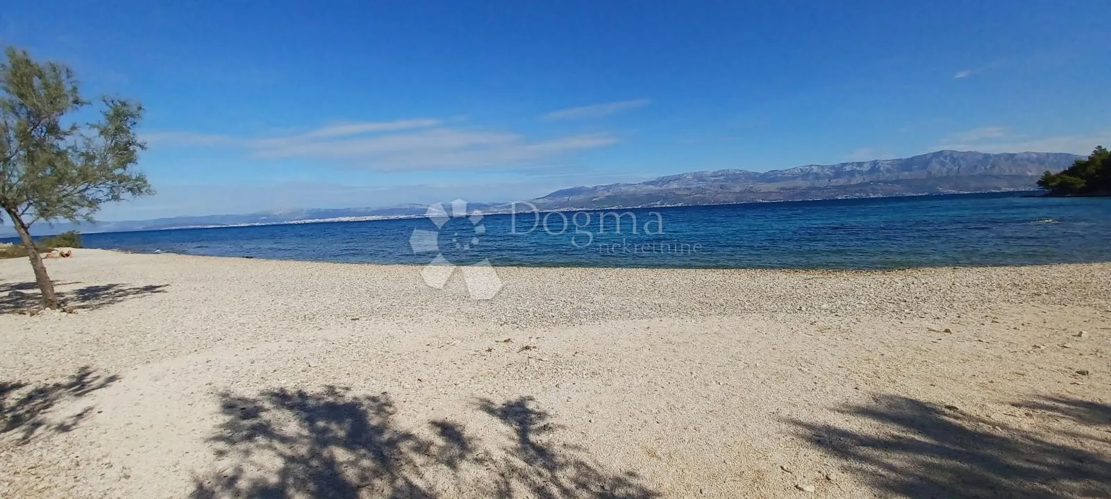 Investicija koja miriše na more – apartman u Supetru, Brač!  - cover