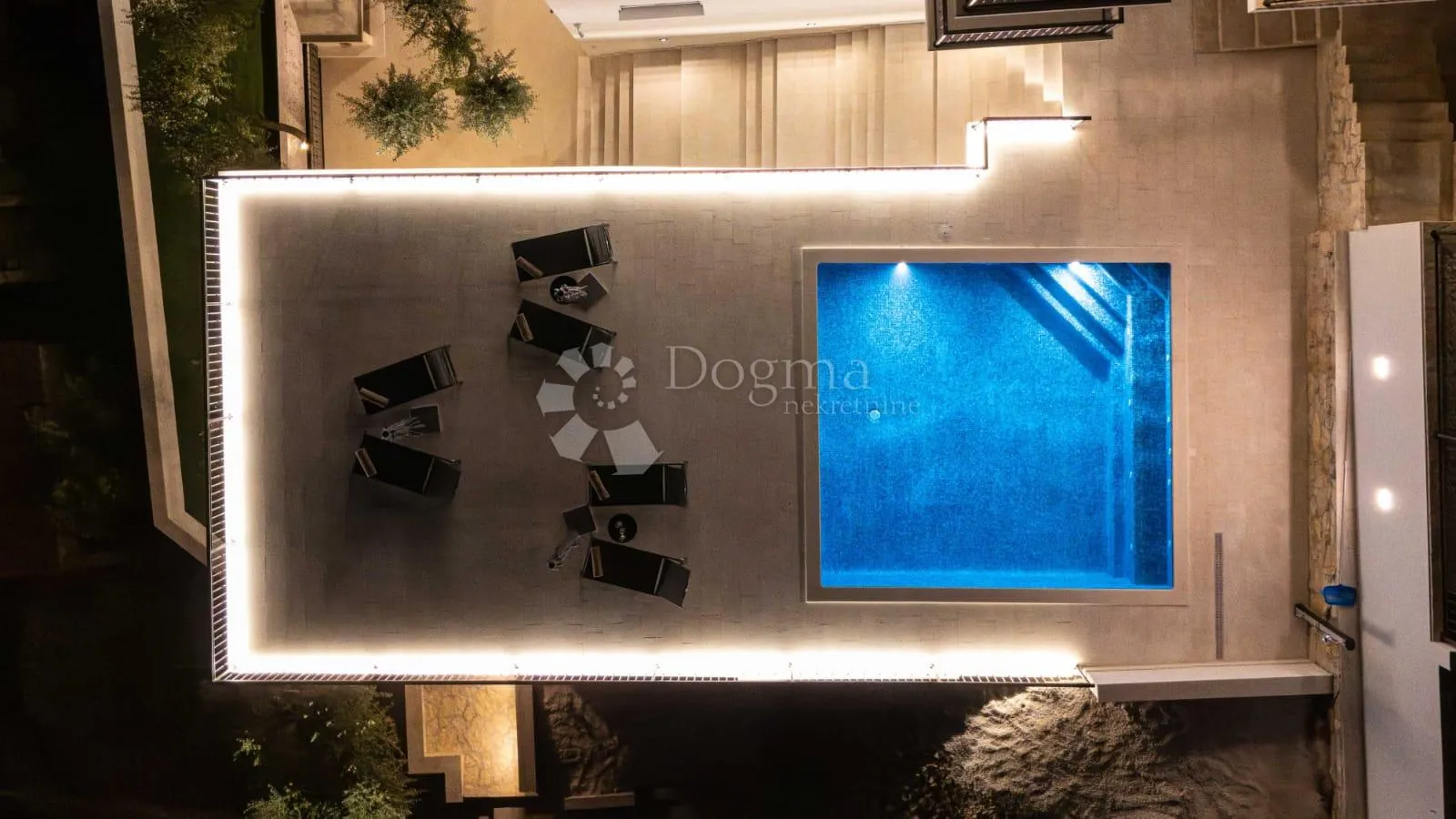 SEVID -PROSTRANA VILLA 50M OD MORA S TOP POGLEDOM - cover