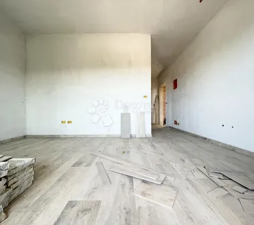 STAN SA VRTOM, BLIZU PLAŽE, UMAG OKOLICA - cover