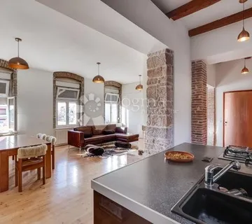 Unikatan predivan stan - cover