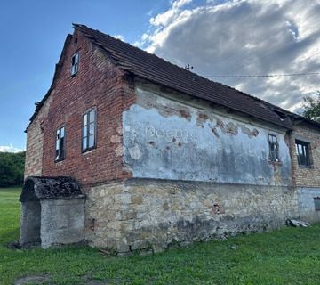 Kuća za renovaciju ili rušenje – idealna prilika za novi dom u mirnom okruženju - cover