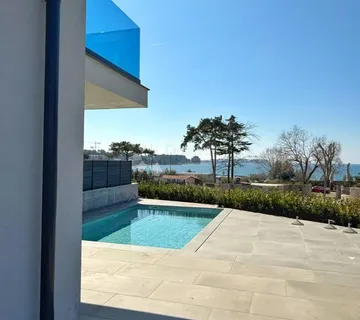 POREČ, LUKSUZNA OAZA 80 METARA OD MORA - cover