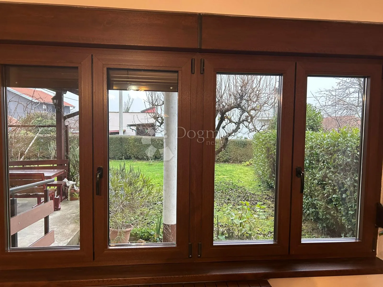 TROSOBNI STAN ZA 1. NAJAM NA KOZJAKU S PARKINGOM - cover