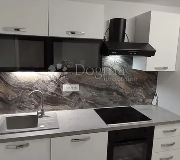 Novouređen dvosoban stan u centru Solina – prvo useljenje - cover